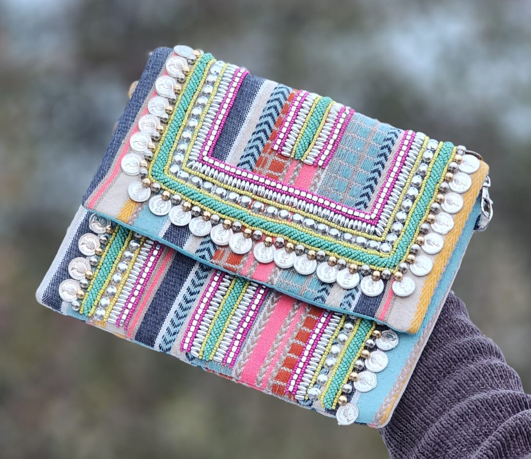 Boho Tribal Shell Embellished Clutch Bag – Navy Blue & Beige