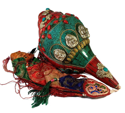 Tibetan Handmade Conch Shell Sankha – Inlaid with Turquoise, Coral & Deity Motifs