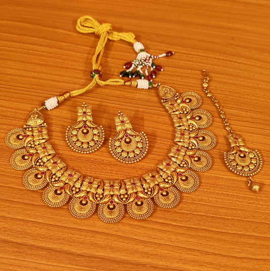 Antique Temple Jwellery Set with Lakshmi Motif – Necklace, Earrings & Maang Tikka