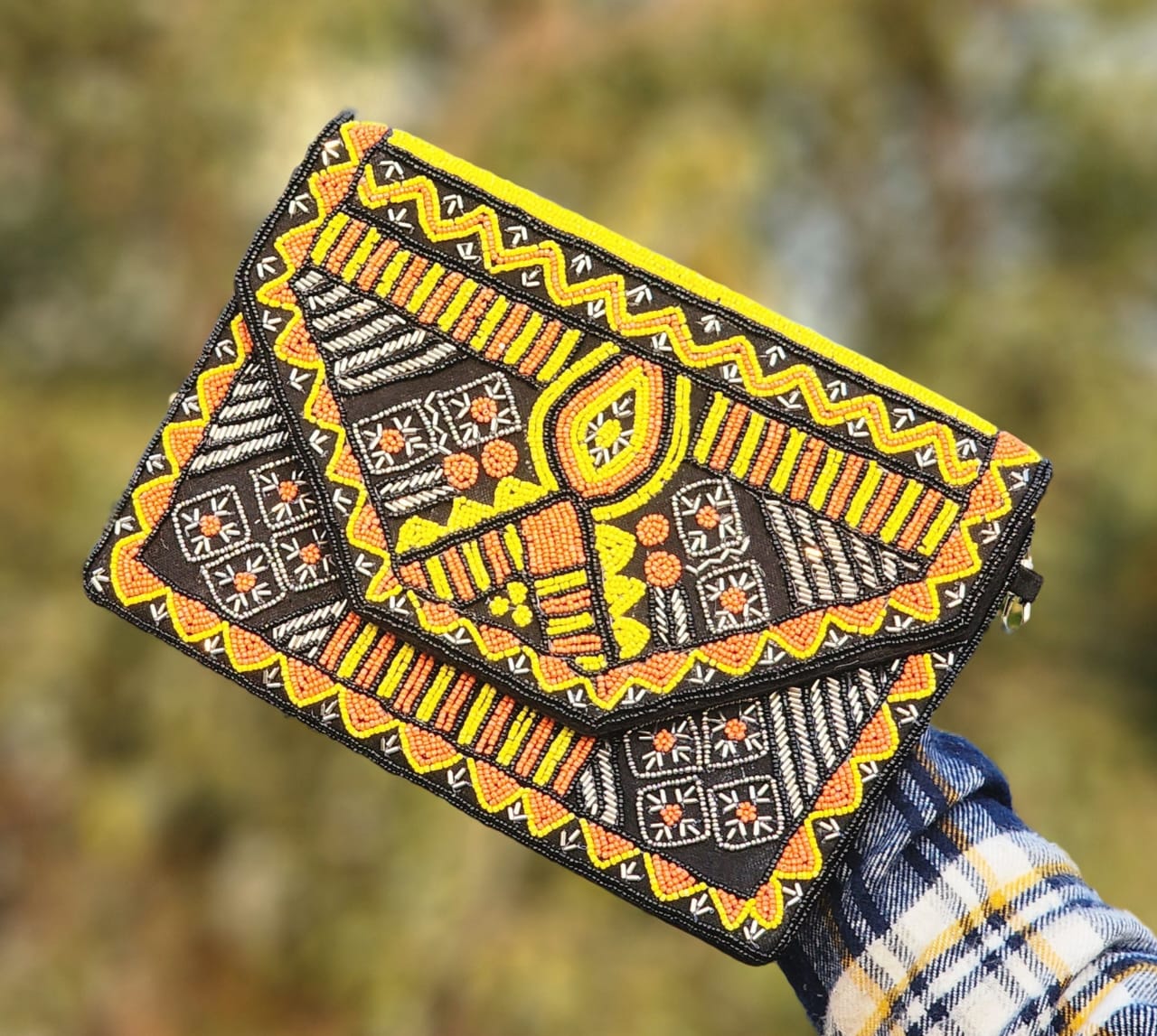 Boho Tribal Shell Embellished Clutch Bag – Navy Blue & Beige