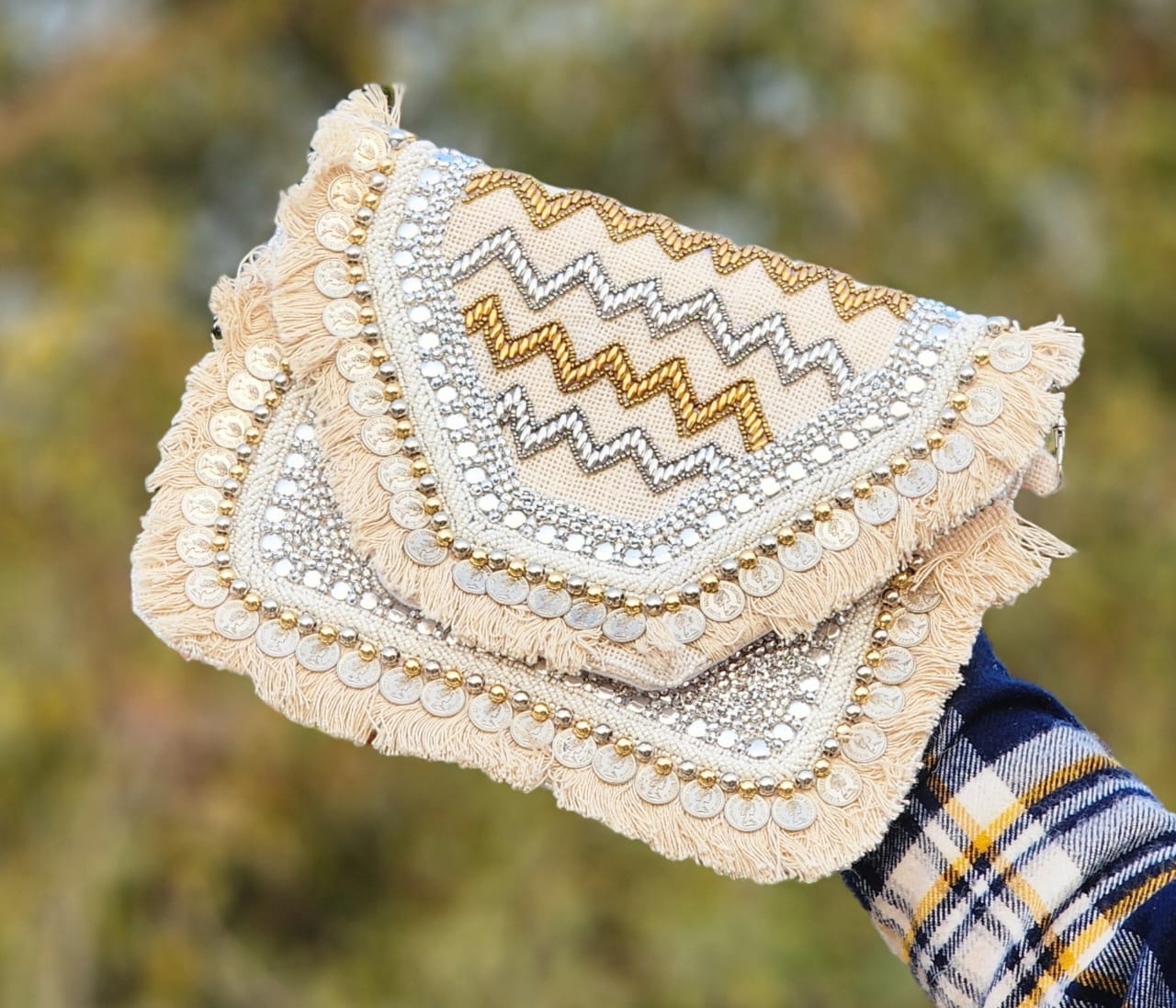 Boho Tribal Shell Embellished Clutch Bag – Navy Blue & Beige