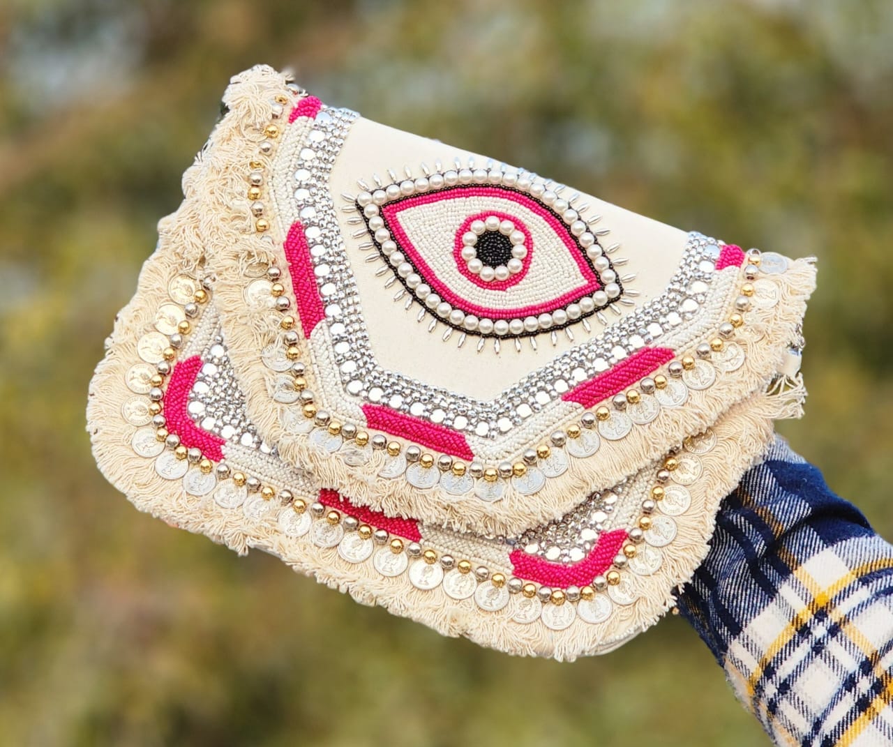 Boho Tribal Shell Embellished Clutch Bag – Navy Blue & Beige